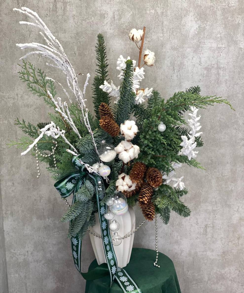 Зимний букет в вазе "Лесная мелодия"